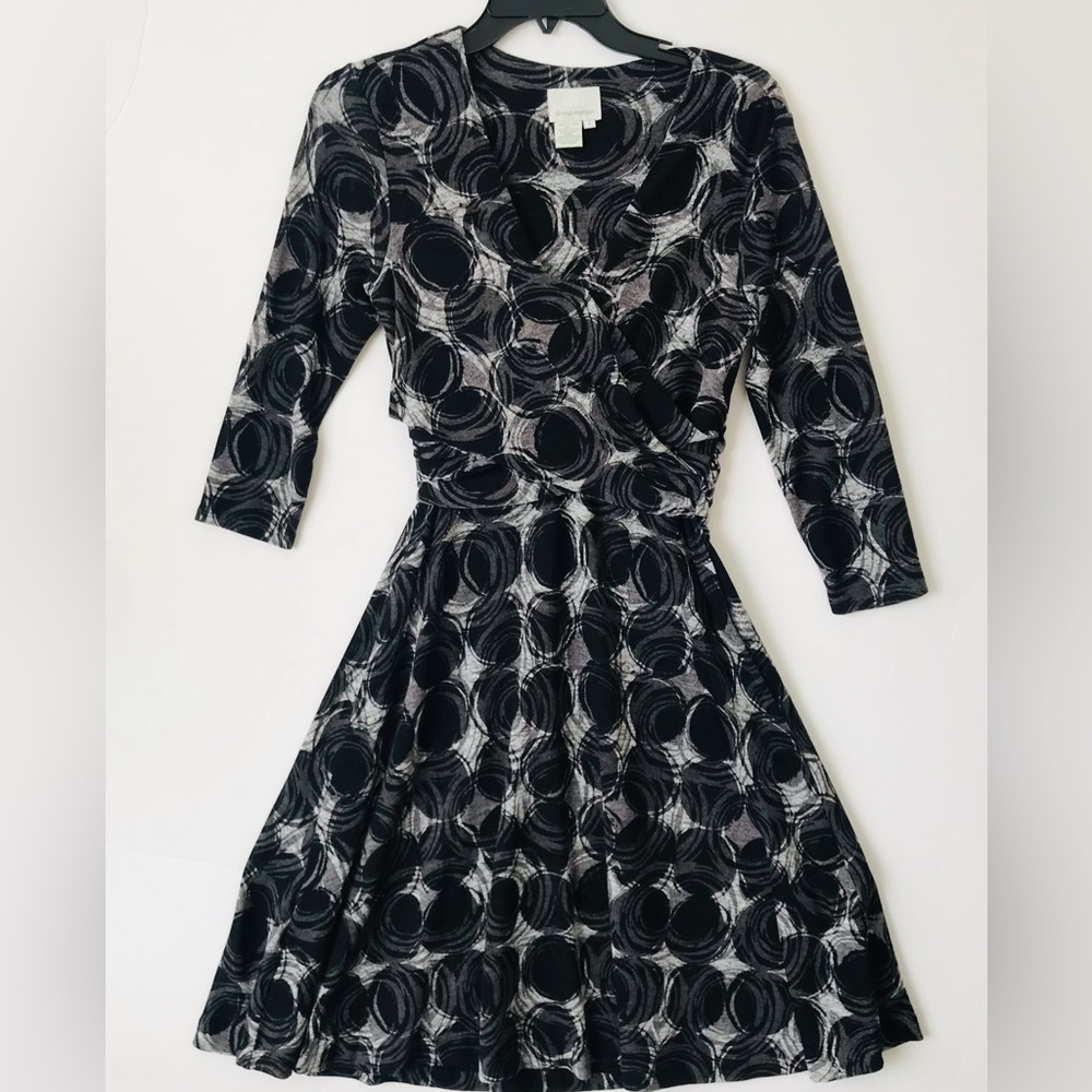 Donna Morgan Ruched V-Neck Black White Stretchy Dress